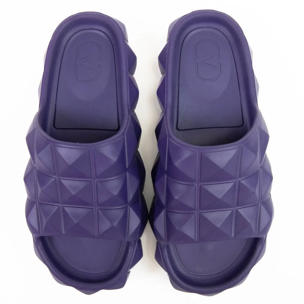 Valentino Garavani Men's Maxi‎ Stud Purple Pool Slides | PRELOVED 🔥